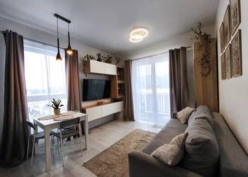 Miejsce postojowe i strych w cenie