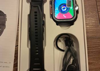 nowy smart watch PGDWatch 4GB + 64G ma jedynie ryskę na dolnym czujniku ale