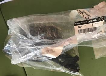 Zawiasy pokrywy silnika Mazda Cx3