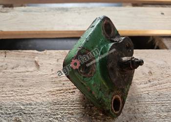 Uchwyt sworznia  FWD John Deere 3040, 2140, 3140