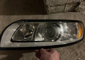 Lampa  VOLVO V50/S40 LIFT lewa przód soczewka