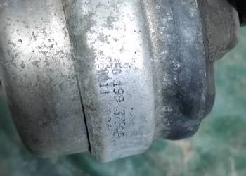 AUDI A4 B7 B6 PODUSZKA SILNIKA 8E0199382K