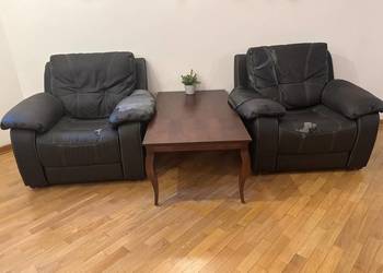 Dwa wygodne fotele – do oddania, uszkodzona ekoskóra