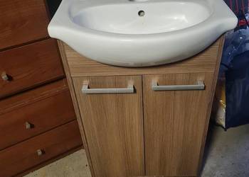 Zlew szawka pod zlew z kranem