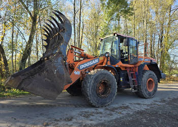 Ładowarka kołowa DOOSAN DL300-3 z WAGĄ (5237 mth / 2013 r. / 18.6 t) + łyż…