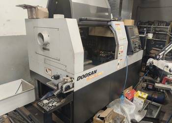 Automat tokarski wzdłużny DOOSAN Pma ST 200 Swiss-type z podajnikiem pręta