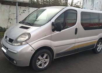 renault trafic 2006r 2.5 diesel 7 osobowy kllima