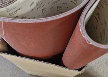 Papier do szlifierki szerokotasmowej