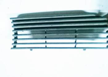 MITSUBISHI SIGMA ZAŚLEPKA PRAWA GRILL ATRAPA