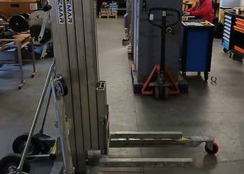 Podnośnik towarowy 2020, rok produkcji 2020, wyprzedaż po projekcie.