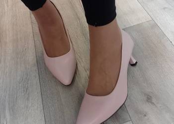 (41/42) Różowe, pudrowe czółenka wieczorowe, NOWE