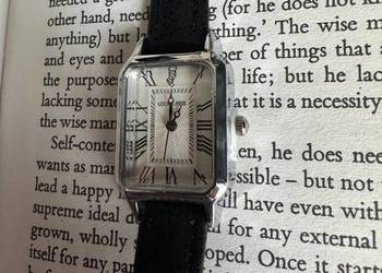 Retro Rectangular Black Watch / Zegarek Old Money