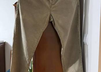Spodnie męskie znanej marki Carry 32/32 z bawełny w kolorze khaki ściągane