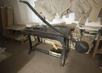 Gilotyna do cięcia tektury