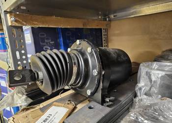 Siłownik pneumatyczny sprzęgła Fortschritt ZT300 ZT303 fi100 di125