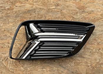 Kratka zderzaka przód prawa rh Renault arkana 261A22101R