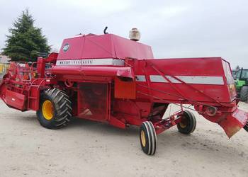 Kombajn zbożowy Massey Ferguson 487 w oryginale sieczkarnia 3m heder MF 307