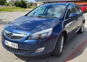 Opel Astra 1.4 turbo 2011 rok