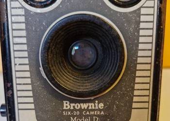 stary aparat Kodak Brownie Six-20 Model D | Vintage Retro Box