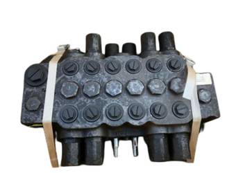 JCB 25/221121 6-sekcyjny rozdzielacz hydraulicznych do JCB 3CX, JCB 4CX