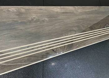 Płytki drewnopodobne na schody 120x30 drewno DĄB BRĄZ