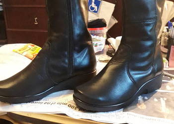 NOWE OKAZJA !! -Czarna Skóra Kozaki damskie NR.39