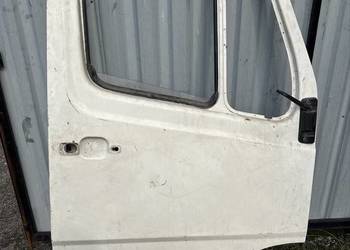 Drzwi prawe Mercedes kaczka T1 308 410 białe