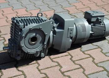 Motoreduktor kątowy 2.2kw. z regulacją 7-31obr/min