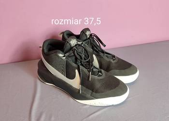 Buty Nike Team Hustle do koszykówki - rozmiar 37,5