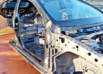 MERCEDES W117 CLA CZĘŚCI KAROSERII ĆWIARTKA SŁUPKI