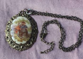 Wisior stary para pod drzewem emalia Anglia Wisior stary para pod drzewem emalia Anglia