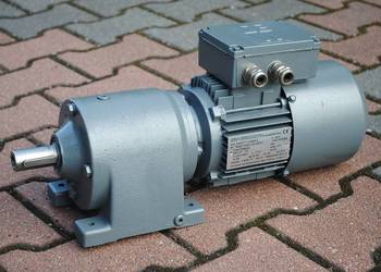 Motoreduktor 0.37kw. 54obr./min. z hamulcem. Firmy SEW
