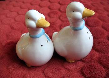 Gęsi - Porcelana solniczka i pieprzniczka 10 x 9 x 6 cm Rzadki okaz