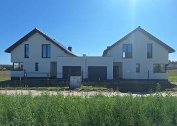 Dwa nowoczesne domy jednorodzinne na działce blisko 2039 m²