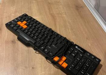 Świetna wygodna Klawiatura Genesis z pomarańczowymi akcentami
