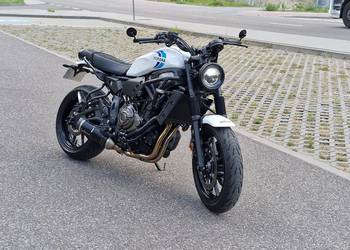 Yamaha XSR 700 / wydech LeoVince BLACK EDITION / gmole SW-MOTECH