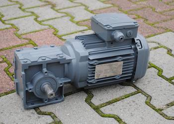Motoreduktor kątowy 0.75kw. 140obr./min. SEW. Typ: W30DRE80M4/Z
