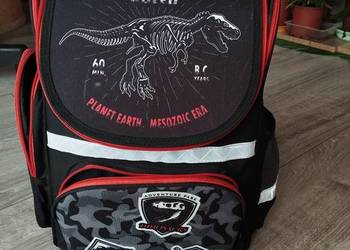 plecak szkolny tornister szkolny z dinozaurami dinozaury jurassic park