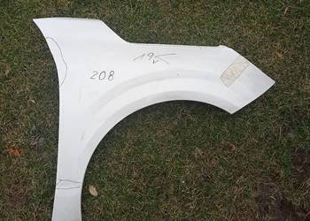 Blotnik przedni prawy Peugeot 208 2