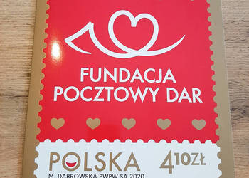Folder ze znaczkiem "Fundacja pocztowy dar" edycja polska