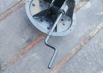 Mechanizm mocowania koła zapasowego 17,5' i 19,5' DAF MAN MERCEDES