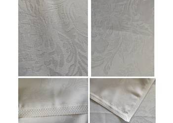 biały obrus adamaszkowy wzorem adamaszku elegancki świąteczny