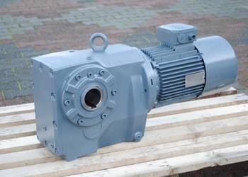 Motoreduktor kątowy 4kw. 22obr./min. SEW. KA86DV112M-4RS