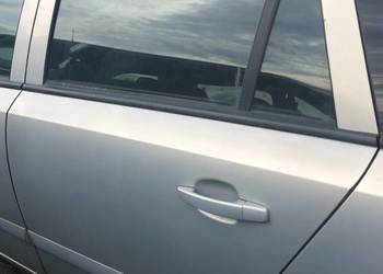 drzwi lewe tył Opel Astra h kombi z167