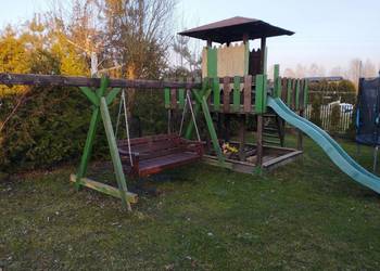 drewniany plac zabaw dla dzieci – solidna konstrukcja, do odnowienia