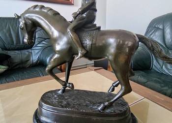 Duża Figura z Brązu Koń z Dżokejem 30 cm – Ciężka 5 kg na Marmurze