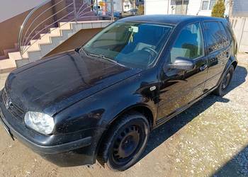 Golf 4 1.6 benzyna lekko uszkodzony