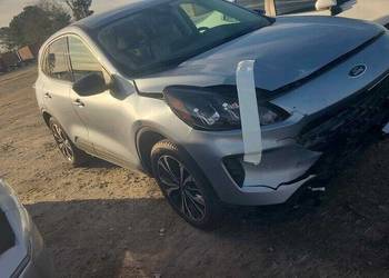 Ford Escape Kuga 2022 1.5 AWD uszkodzony w drodze do PL