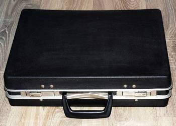 Walizka, teczka, neseser, aktówka z czarnego tworzywa sztucznego RETRO PRL