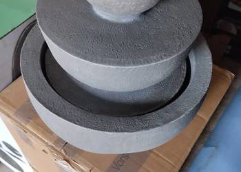 Fontanna zasilana panelem solarnym